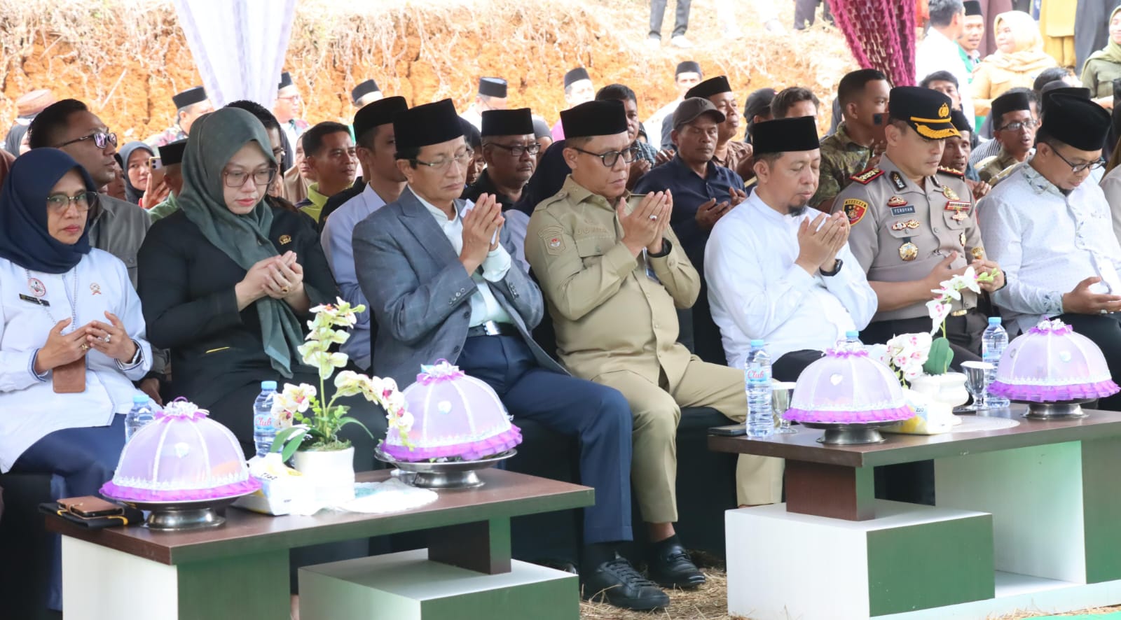 Wakili Kapolda Sulbar, Kapolresta Mamuju Hadiri Peletakan Batu Pertama Pembangunan Ponpes Al Ikhlas Oleh Menteri Agama RI