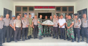 Kejutan Penuh Keakraban, Kapolresta Mamuju Berikan Surprise HUT TNI ke-81 di Kodim 1418/Mamuju