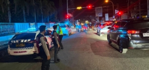 Tak Kenal Waktu, Polisi Polresta Mamuju Hadir Jaga Keamanan dan Kelancaran Jalan Malam Hari