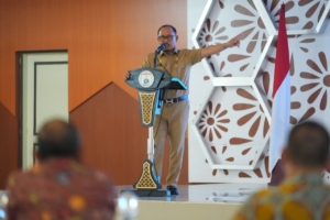 Desa Blank Spot Listrik di Sulbar Diminta Segera Diusulkan, SDK Targetkan Tenaga Surya Tahun Ini 2.
